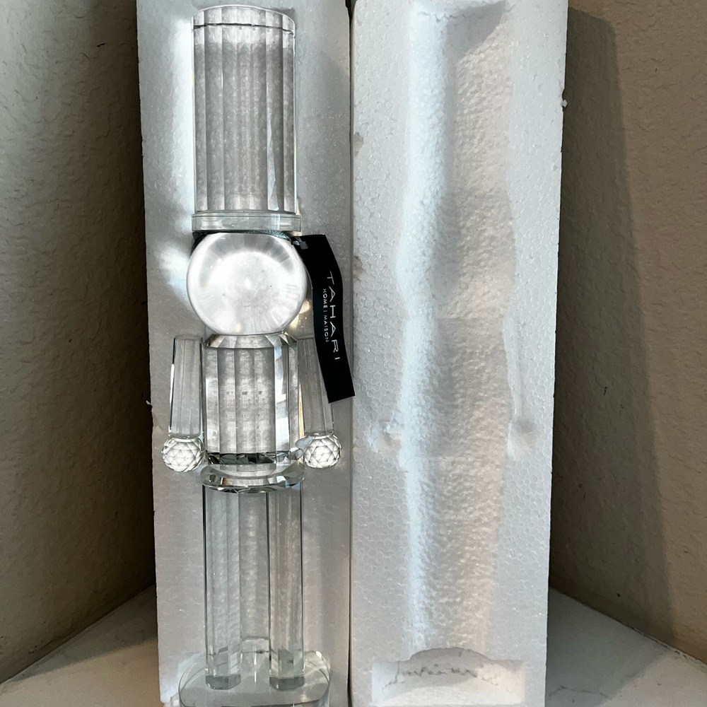 NIB 14" TALL TAHARI HOME CRYSTAL.
NUTCRACKER CHRISTMAS DECOR